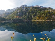 Dal MONTE MADONNINO (2502 m.), salito dalla ripida cresta nord e sceso dal pietroso canalone ovest,ai LAGHI DEI CURIOSI, CABIANCA e ZELTO, il 22 settembre 2013 - FOTOGALLERY